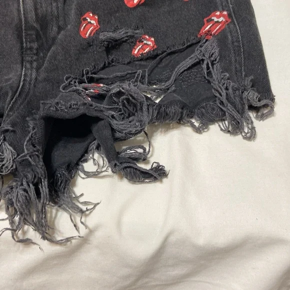 The Rolling Stones Destroyed Black Short Shorts 10 W/Lips Logo - Picture 11 of 11